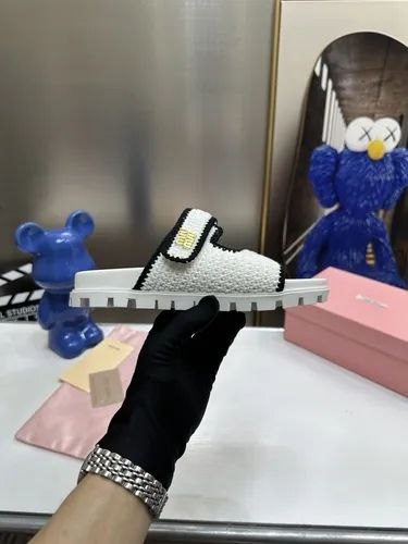 сандалии женские,шлепанцы женские,тапочки модные,модные сандалии,сандалии