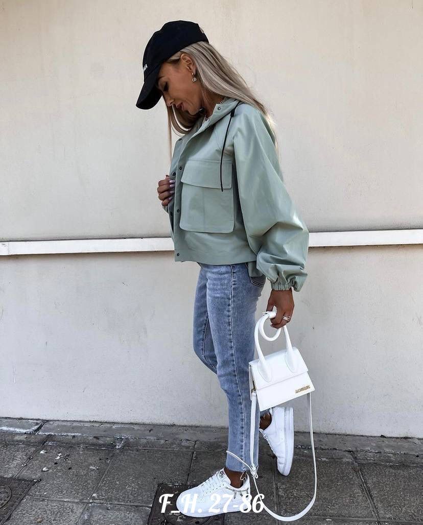 стильная куртка,модная куртка,куртка бомбер женская,куртка бомбер,ветровка оверсайз