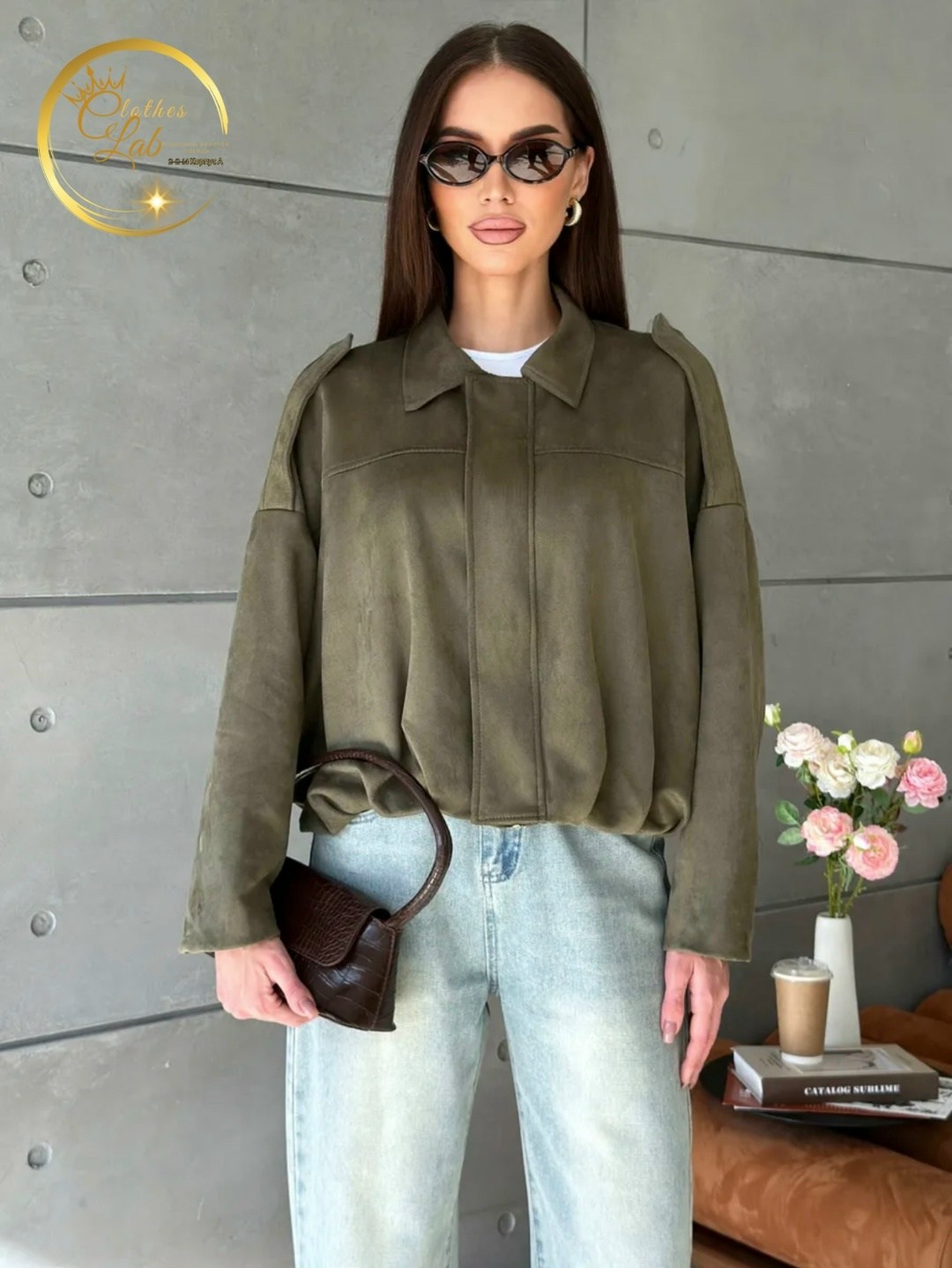 куртка бомбер укороченная оверсайз эко замшевая nonstóp with me,куртка замшевая бомбер оверсайз lancy,куртка бомбер оверсайз из замши m.wish 453276404,куртка-бомбер из искусственной замши zarina,куртк