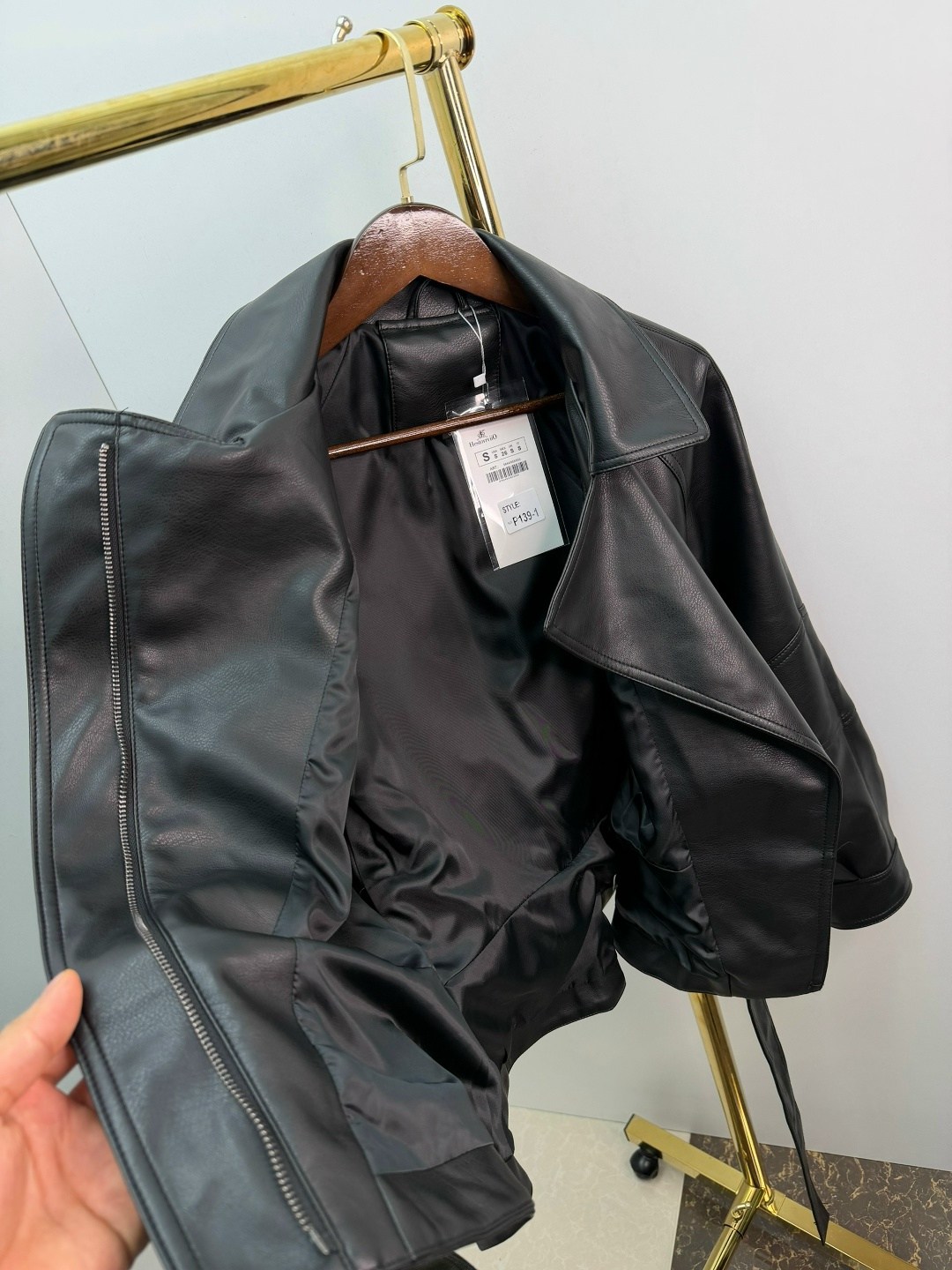 куртка кожаная,кожаная куртка женская,модные кожаные куртки,женские куртки из искусственной кожи,куртка с поясом