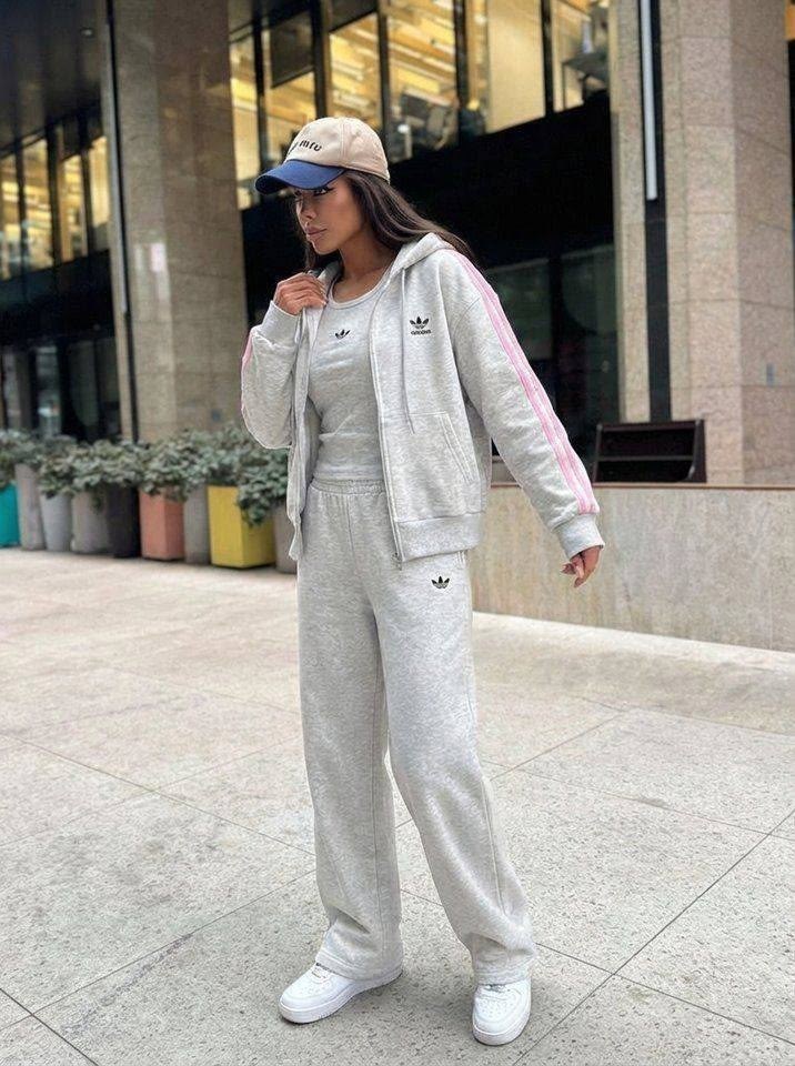 костюм спортивный женский adidas,спортивный костюм женский адидас,адидас костюм женский,трикотажные костюмы,спортивный костюм женский