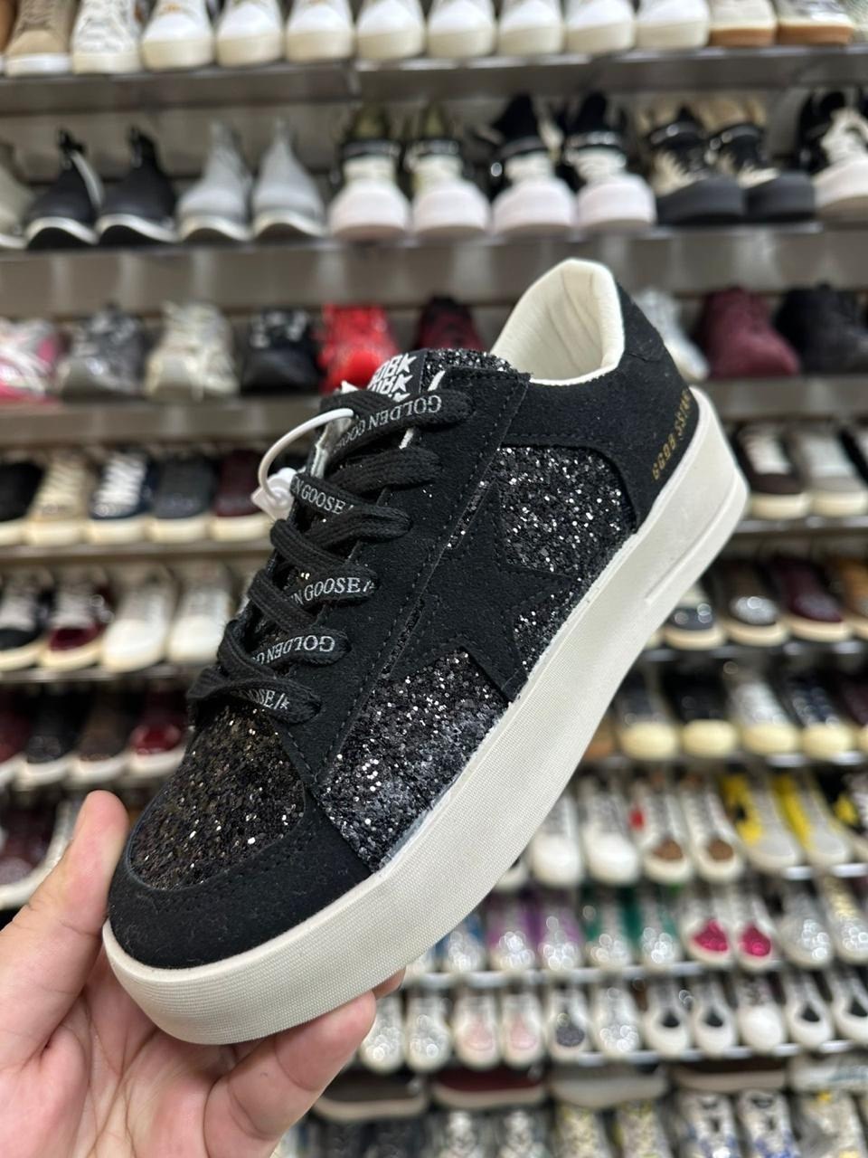 кроссовки golden goose с пайетками на платформе,golden goose кеды hi star с блестками белый,кроссовки golden goose,кеды golden goose,кеды super-star с блестками golden goose черный