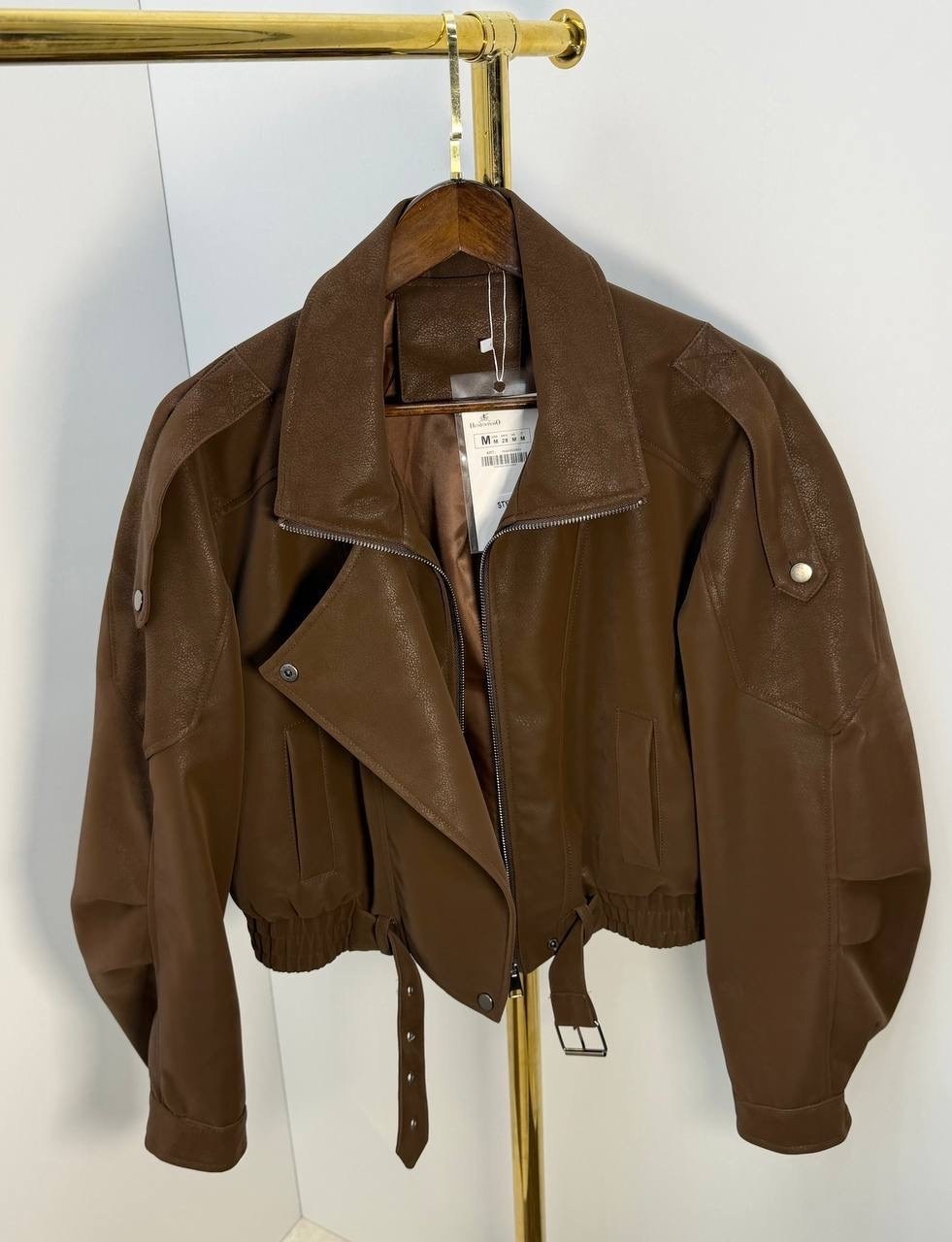 женская куртка бомбер из эко замши коричневого цвета,куртка бомбер,бомбер женская куртка,замшевые куртки,женская куртка бомбер из эко замши коричневого цвета модель № 30446