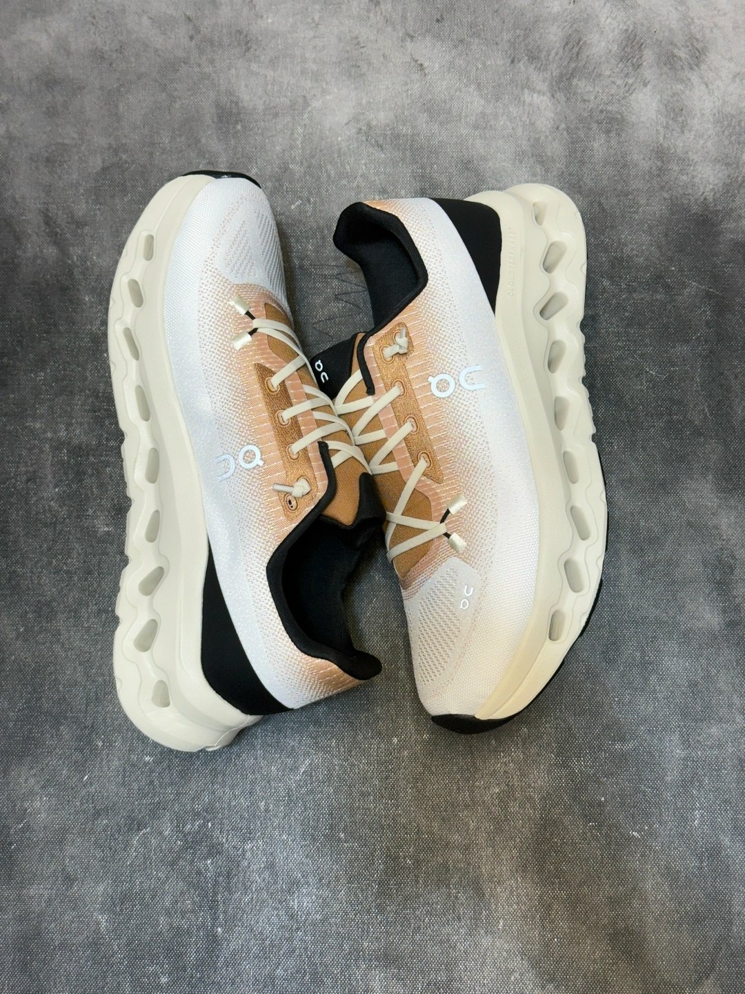 кроссовки,,женские кроссовки,повседневные кроссовки,оригинальные кроссовки