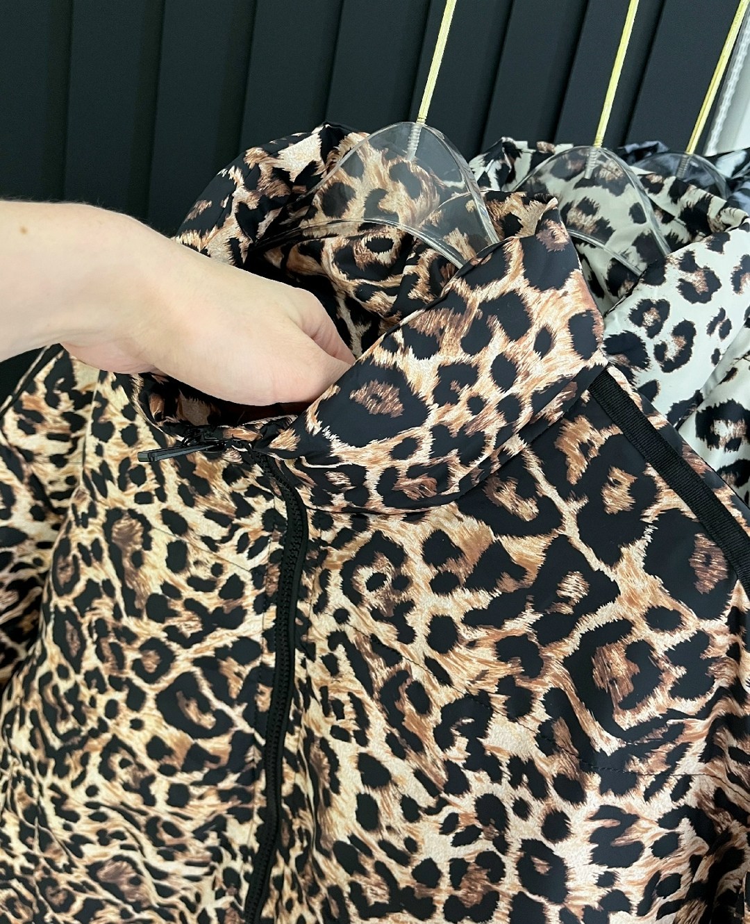 леопардовая куртка,женская куртка,куртка леопардовая женская,куртка с леопардовым принтом,куртка