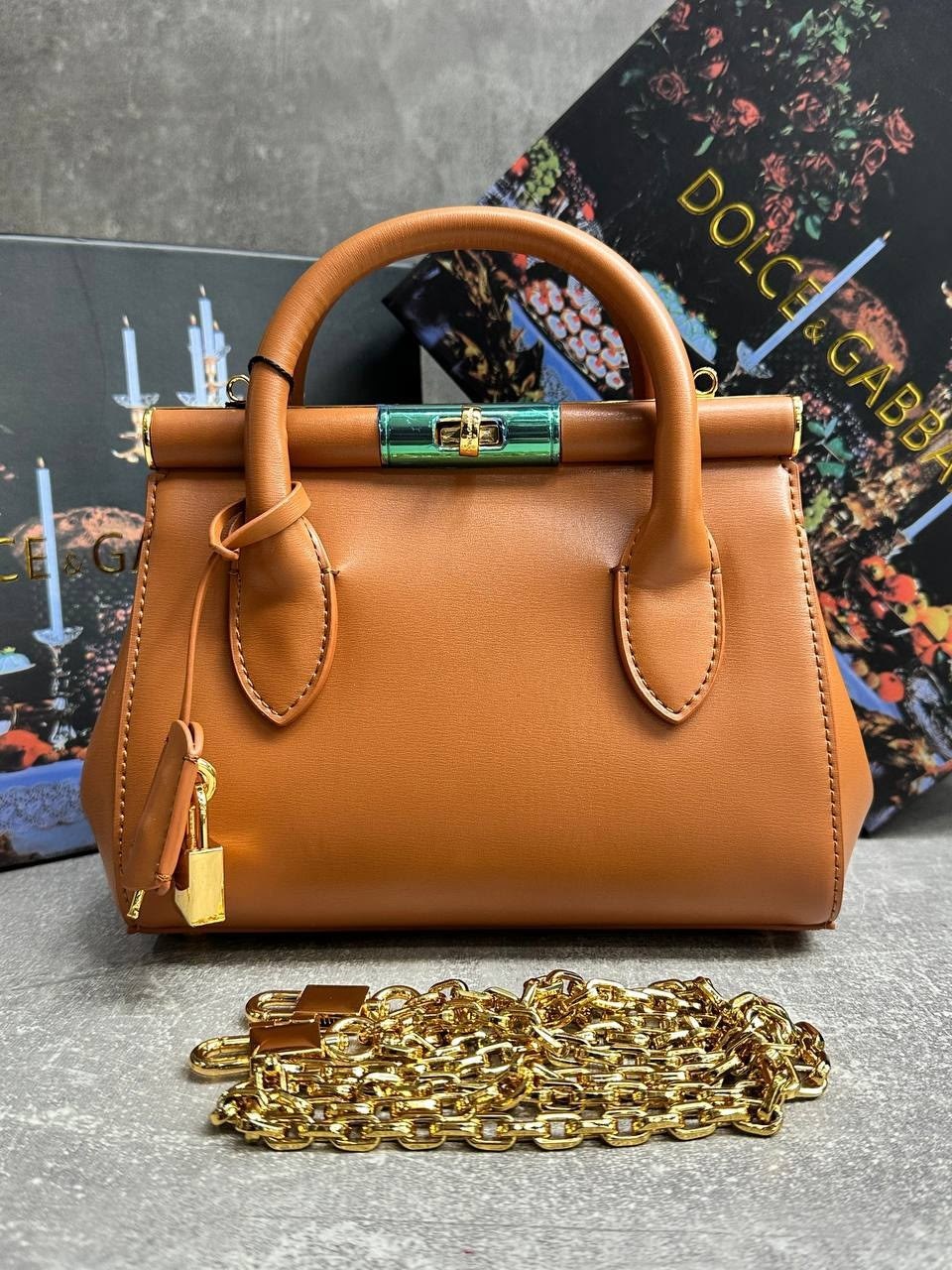 сумка dolce&gabbana,сумка,сумки для женщин,сумка кожаная,сумка с замком