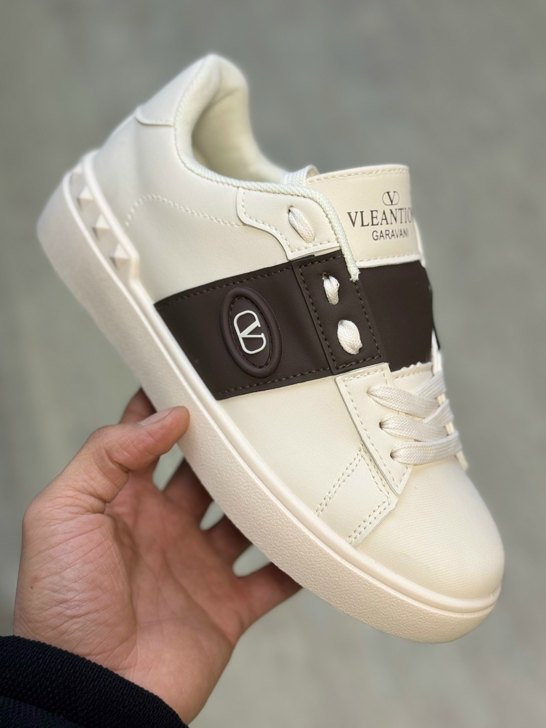 ,кроссовки женскиe,кроссовки valentino,кроссовки женские valentino,белые кроссовки