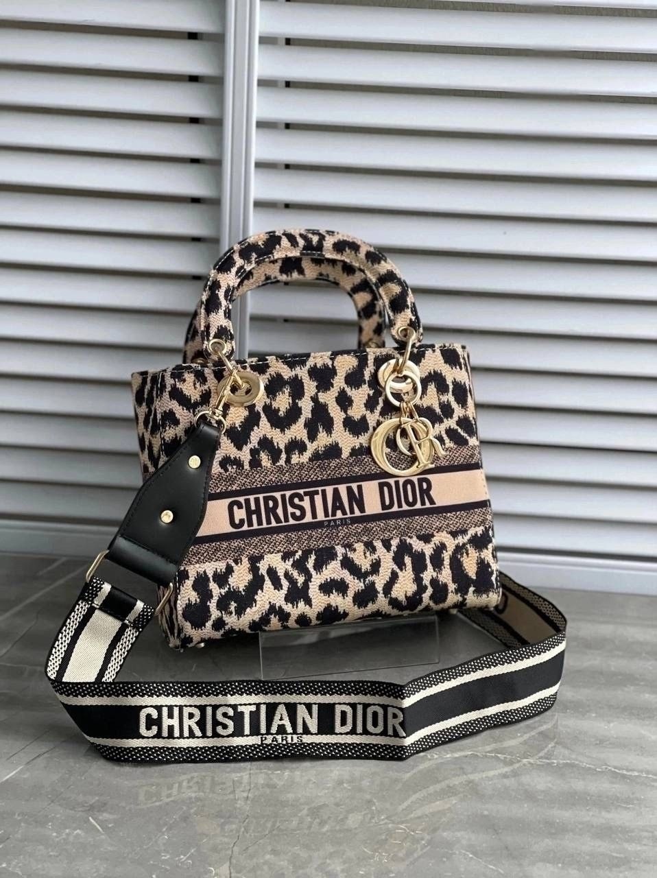 сумка кристиан диор,dior сумка,сумка диор,женская сумка dior,сумка кристиан диор серая