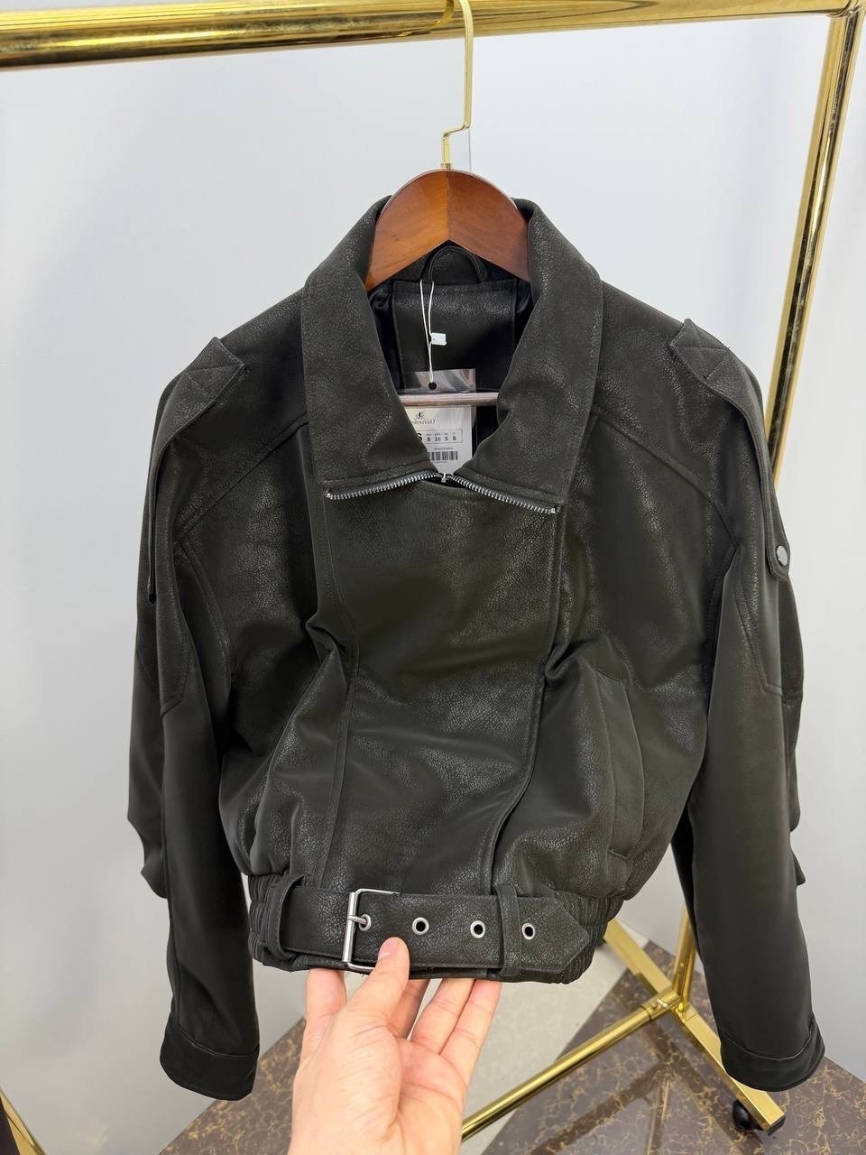 женская куртка бомбер из эко замши коричневого цвета,куртка бомбер,бомбер женская куртка,замшевые куртки,женская куртка бомбер из эко замши коричневого цвета модель № 30446