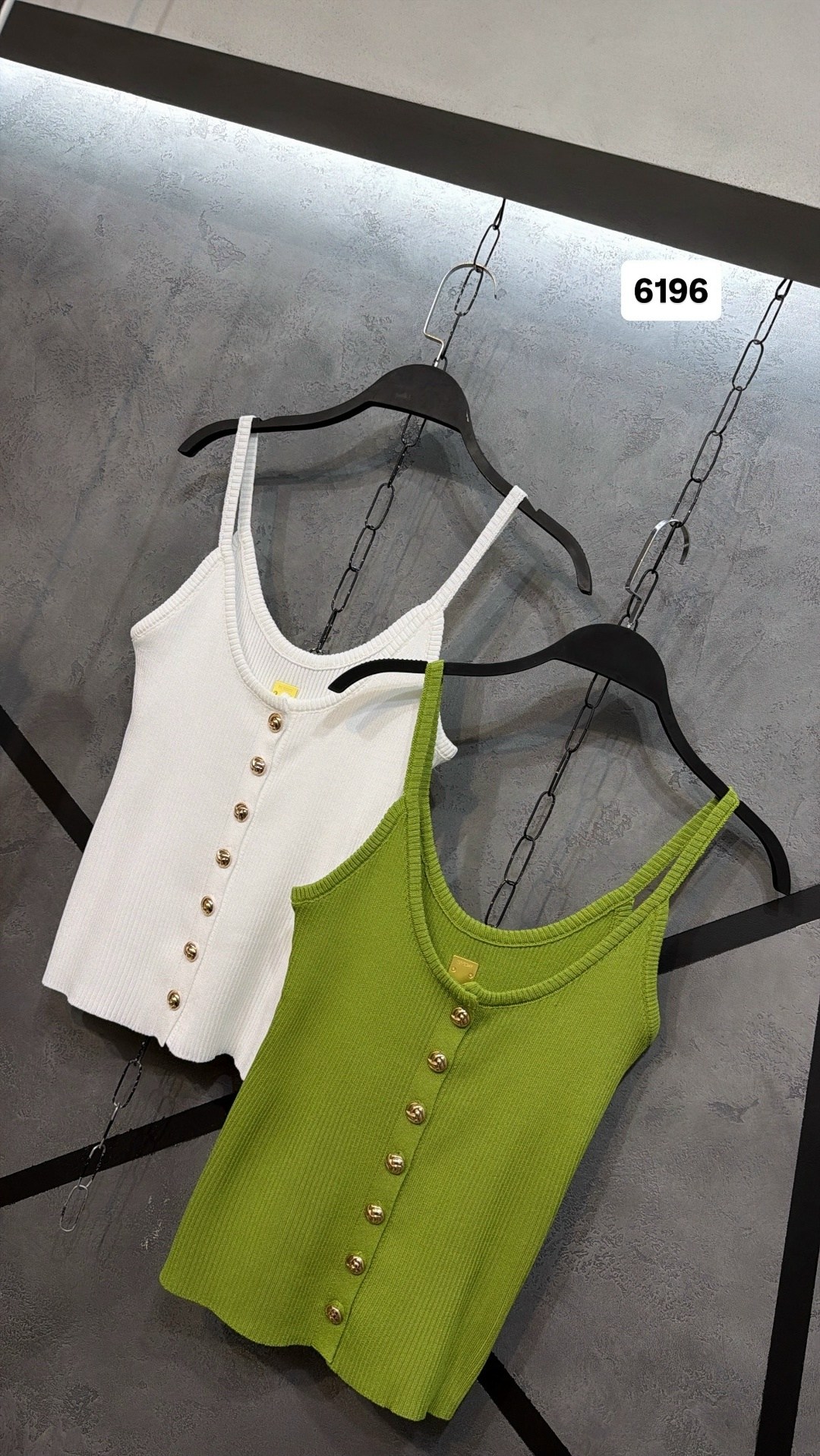 топ с пуговицами,майка на пуговицах женская,вязаные топы,вязаная майка,топы и майки