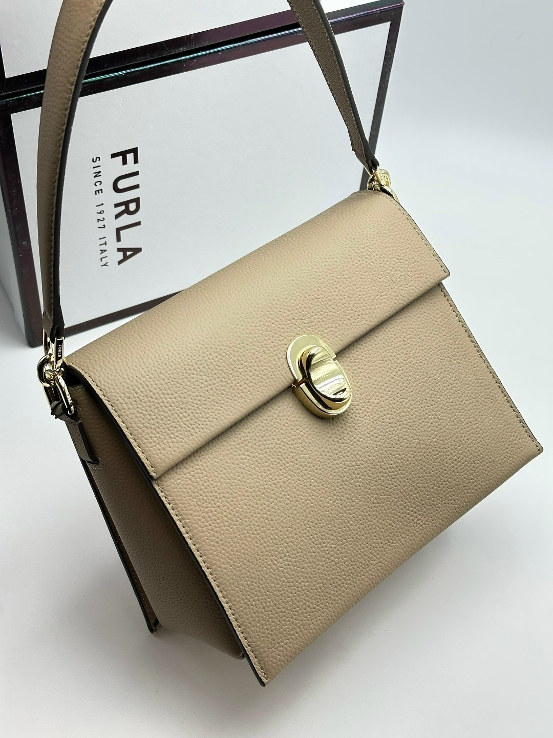 сумка,сумка женская,модная сумка,сумка стильная,классическая сумка