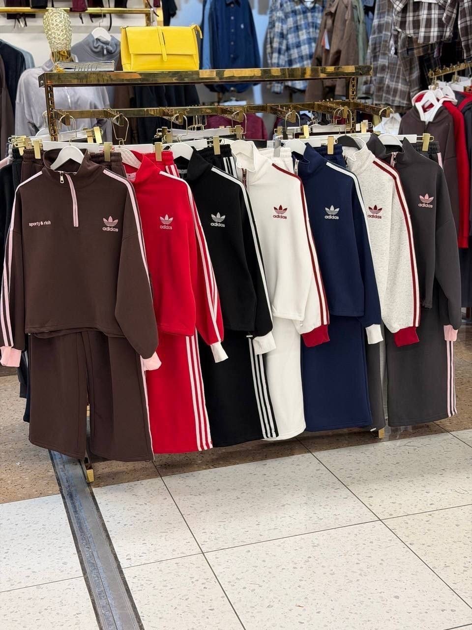 спортивный костюм адидас красный женский,красный женский спортивный костюм adidas,костюм спортивный,костюм адидас,спортивный костюм adidas женский