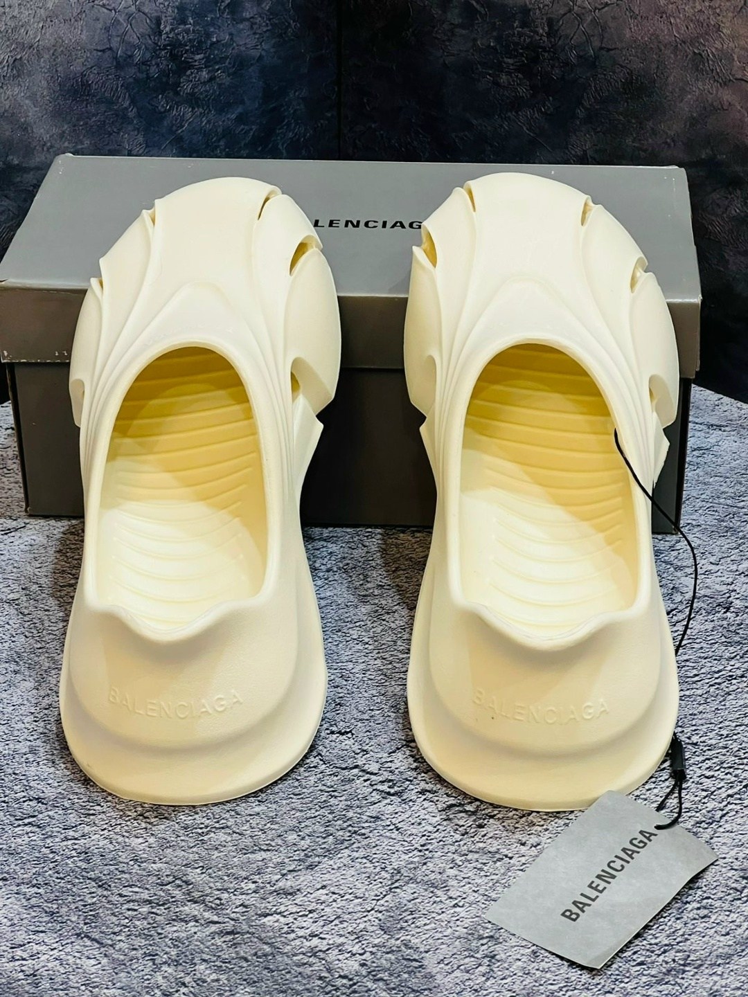 шлепанцы баленсиага,шлепанцы balenciaga,шлепки баленсиага,сланцы баленсиага,тапки баленсиага