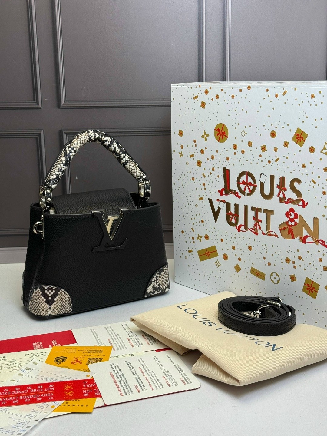 сумка женская louis vuitton,сумка louis vuitton,сумка louis vuitton capucines,louis vuitton сумка на плечо,louis vuitton бежевая кожаная сумка с короткими ручками capucines для женщин