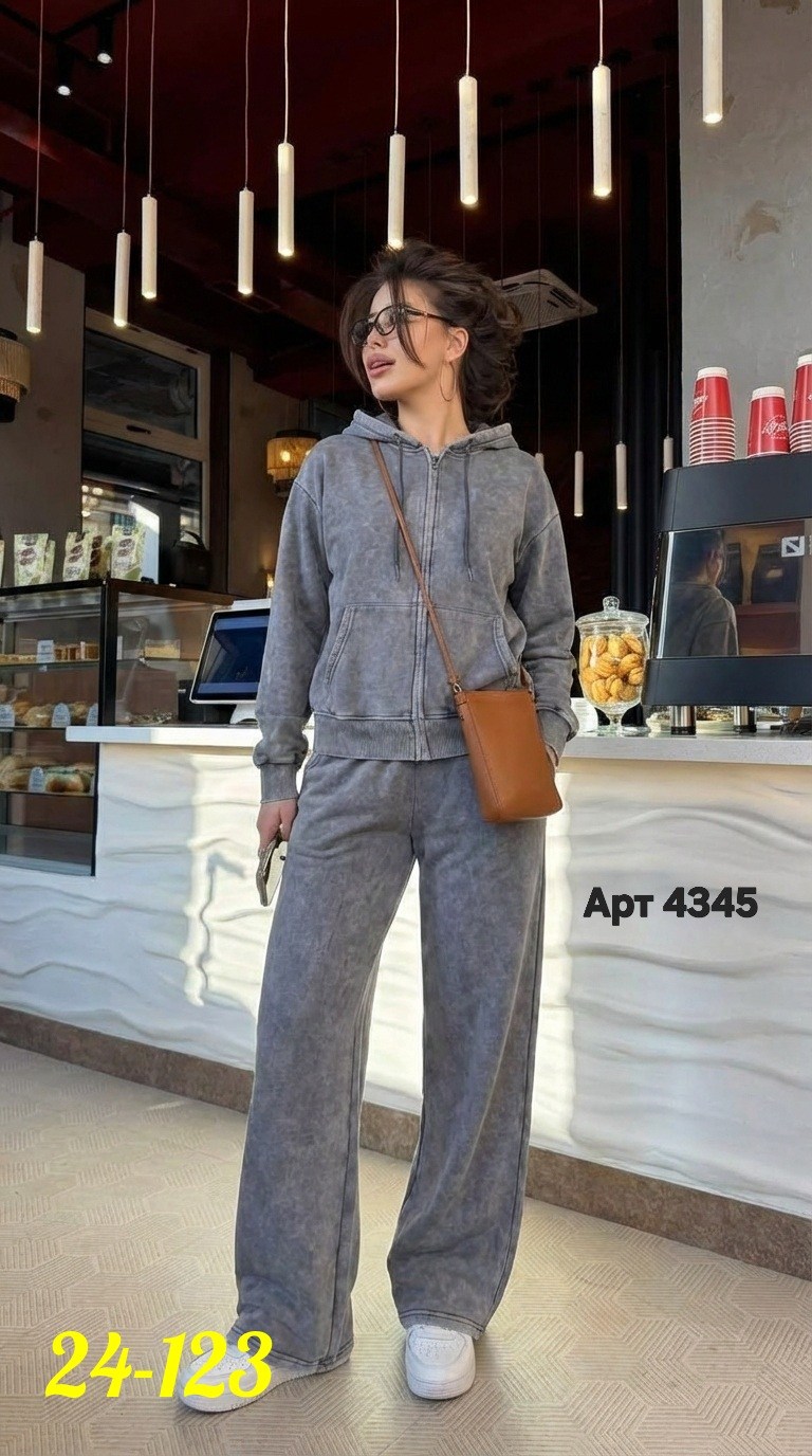 костюм спортивный,костюм велюровый женский,велюровый костюм,женский костюм,костюм спортивный женский