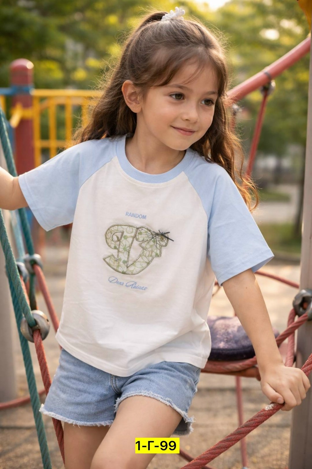 девочка,детей,девочка у реки,маленькая девочка на речке,маленькая девочка