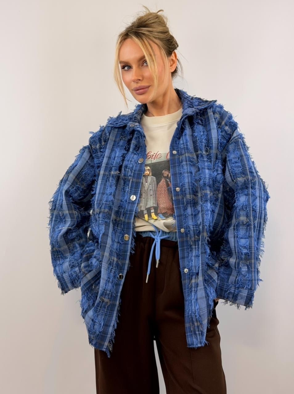 джинсовая куртка,джинсовая куртка с бахромой,женская джинсовая куртка,джинсовая куртка с принтом,свободная джинсовая куртка