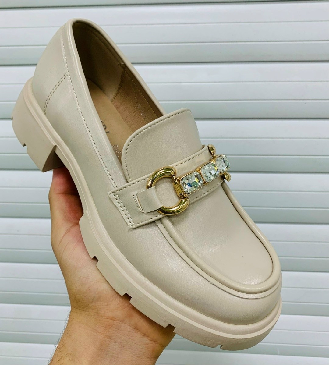 ,женские лоферы,модные лоферы, женская,лоферы женские бежевые