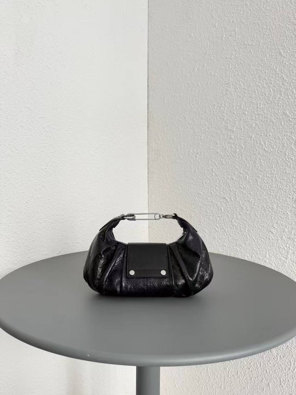 сумка баленсиага маленькая женская,черная женская кожаная сумка balenciaga,сумка женская balenciaga,balenciaga сумка,женская сумка баленсиага