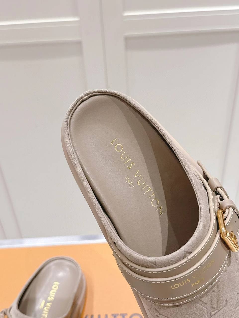 обувь,louis vuitton мюли,тапочки louis vuitton,туфли коричневые луи виттон мужские,модные тапочки