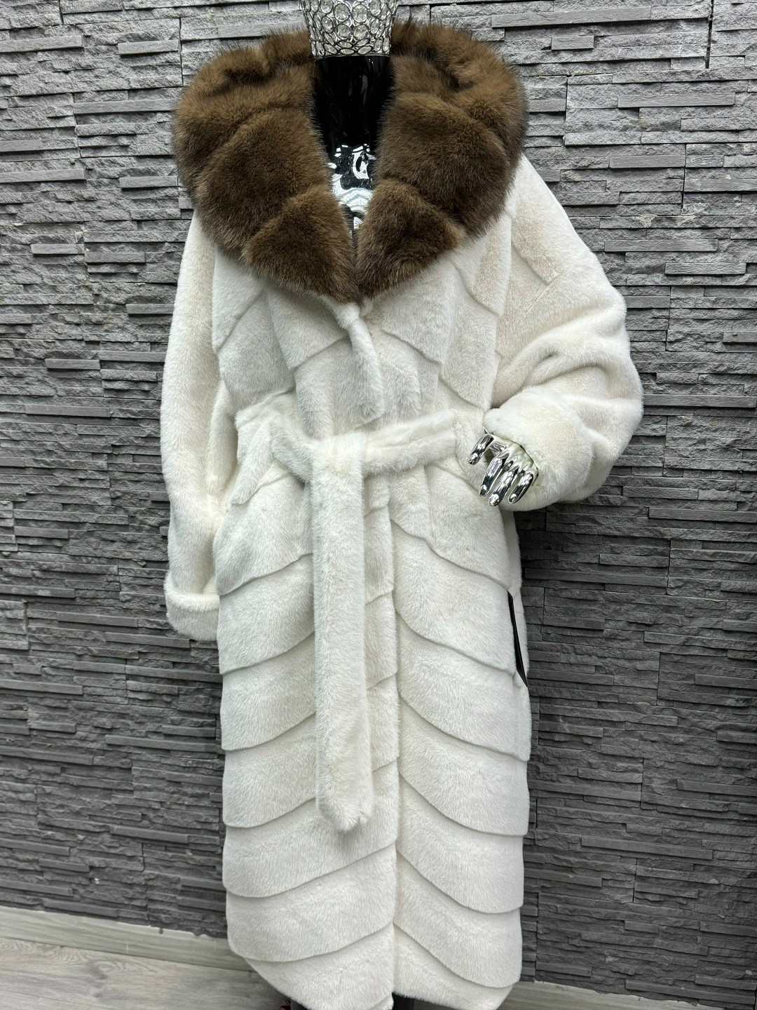 шуба из норки nafa коричневая с капюшоном соболь,норковая шуба nafa натурального коричневого цвета,шуба норковая nafa с капюшоном из соболя,шуба норковая,шуба норковая nafa с капюшоном из рыси