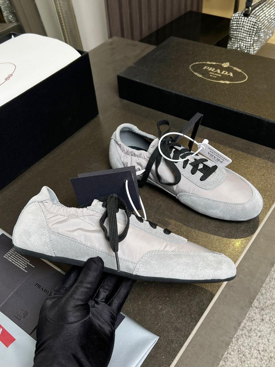 ,кроссовки prada,лоферы prada,prada туфли,кроссовки prada женские