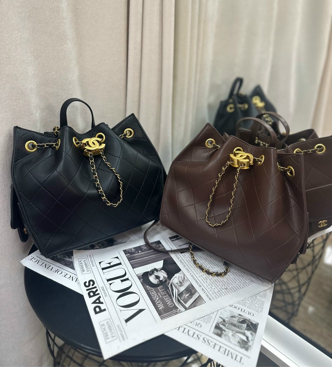 сумка chanel,chanel белая кожаная сумка тоут,chanel белая кожаная сумка через плечо для женщин,chanel белая кожаная сумка тоут 25 для женщин,сумка chanel через плечо с цепочкой