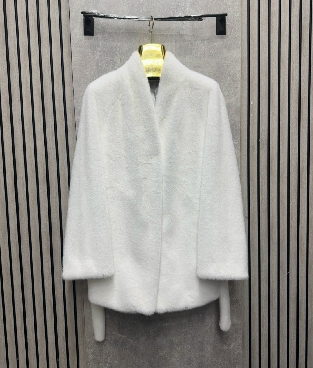 шуба белая,шубка,шуба норковая белая,костюм из трикотажной альпаки,шуба норковая