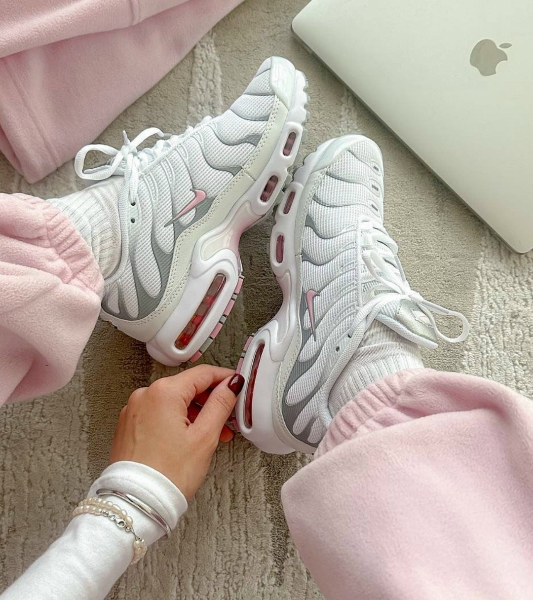 кроссовки спортивные air max tn plus nike,кроссовки летние спортивные nike air max tn plus,кроссовки спортивные air max plus nike,кроссовки женские air max tn plus nike,найк тн плюс air max plus tn wh