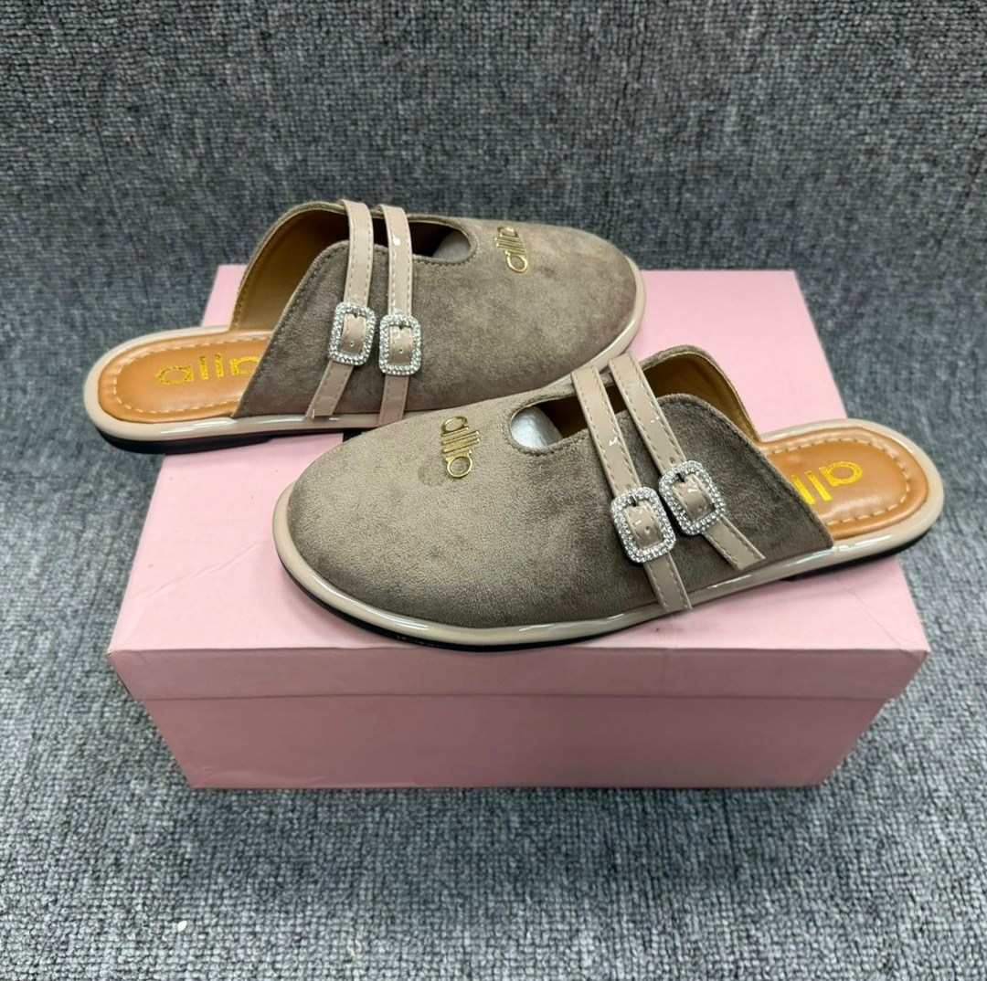 ,женские шлепанцы,женские сандалии,шлепанцы модные,модные тапочки