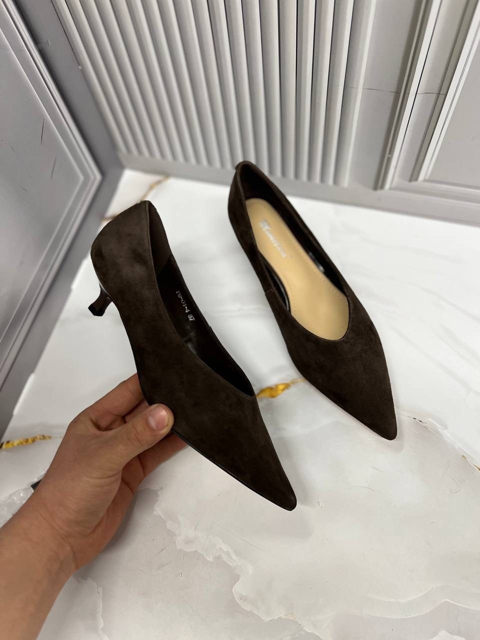 ,женские туфли лодочки,замшевые туфли лодочки,замшевые туфли с острым носком,туфли женские