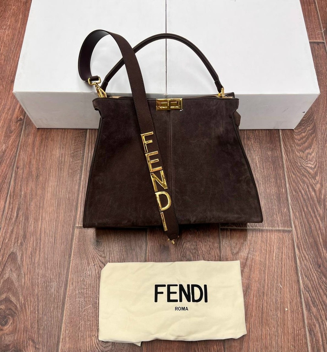 сумка fendi peekaboo замшевая,fendi сумка,замшевая сумка fendi женская,женская сумка fendi peekaboo черная,сумка женская fendi (beige) замша
