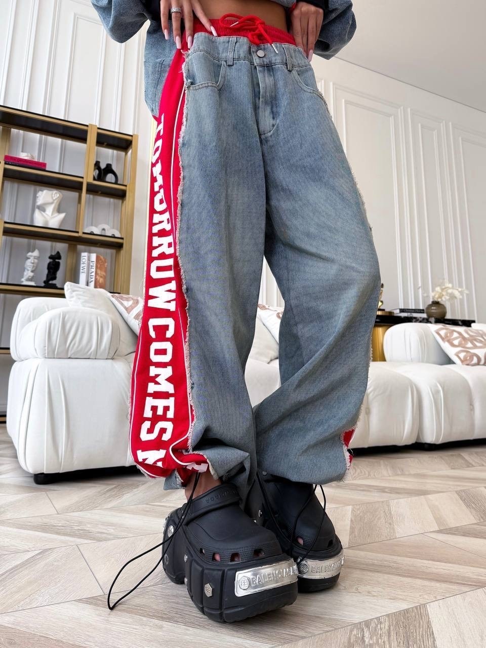 женский костюм,джинсы с лампасами,джинсы комбинированные,джинсы стильные,джинсовые костюмы женские