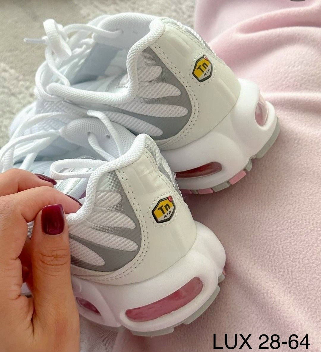 кроссовки спортивные air max tn plus nike,кроссовки летние спортивные nike air max tn plus,кроссовки женские air max tn plus nike,кроссовки air max tn plus nike,кроссовки спортивные air max plus nike