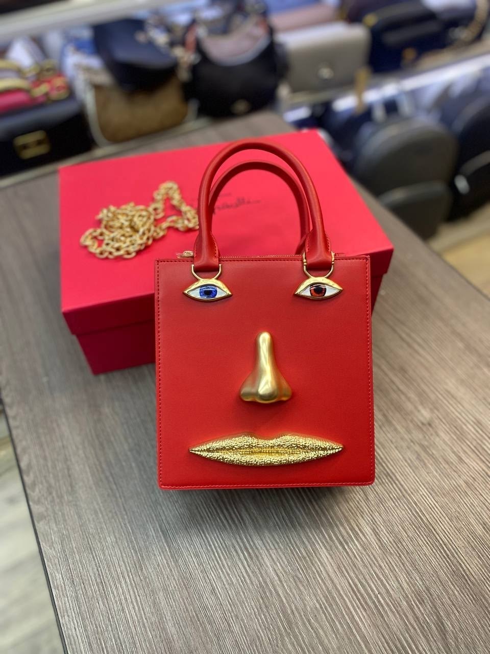 сумка-тоут schiaparelli,сумка schiaparelli,сумка женская schiaparelli,бархатная сумка для глаз schiaparelli premium sense demon,сумка schiaparelli натуральная кожа