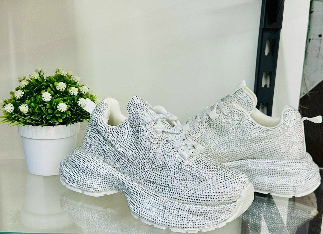 женские кроссовки,повседневные кроссовки,кроссы женские,кроссовки в стразах,кроссовки модные