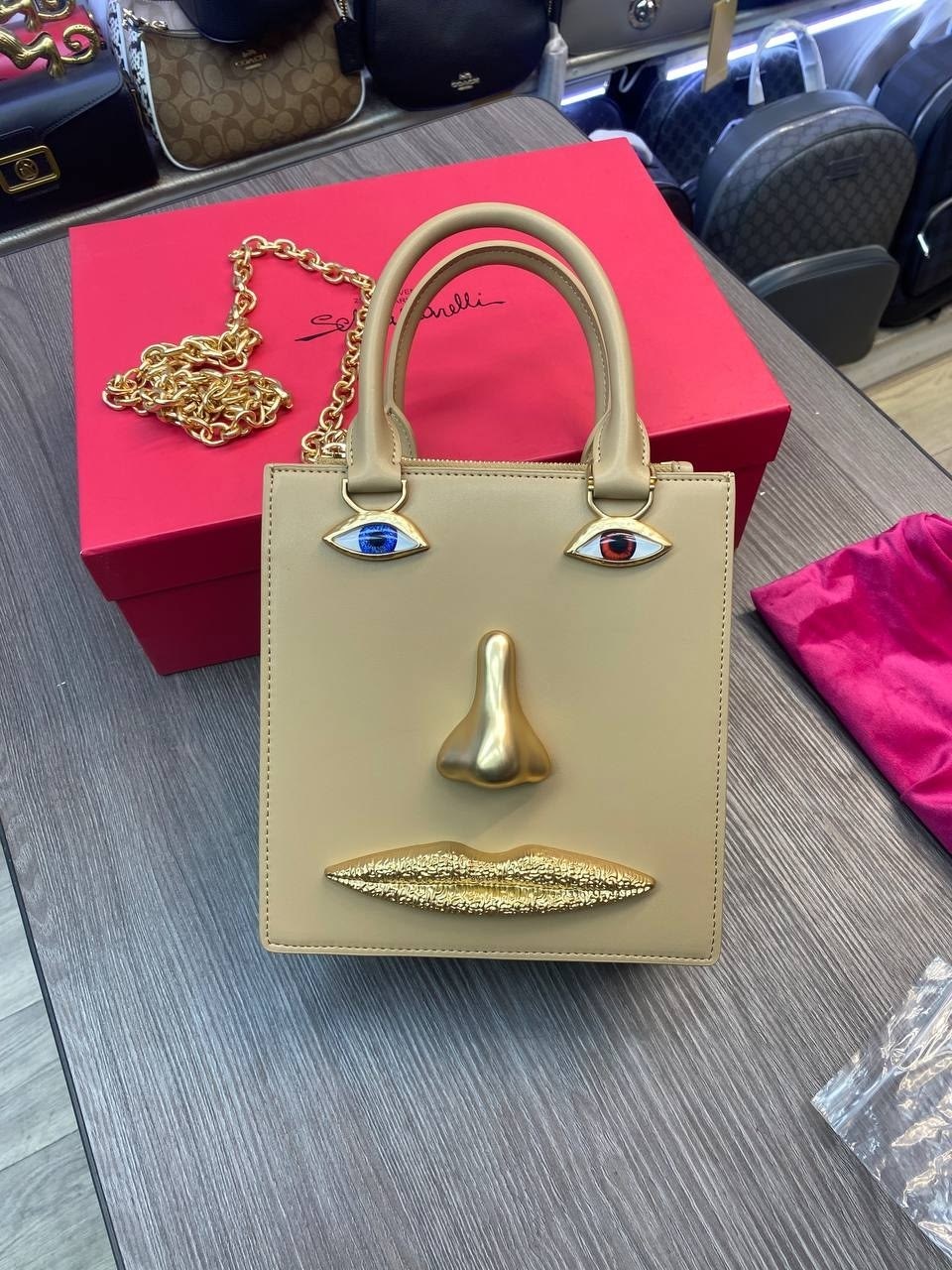 сумка-тоут schiaparelli,сумка schiaparelli,сумка женская schiaparelli,бархатная сумка для глаз schiaparelli premium sense demon,сумка schiaparelli натуральная кожа