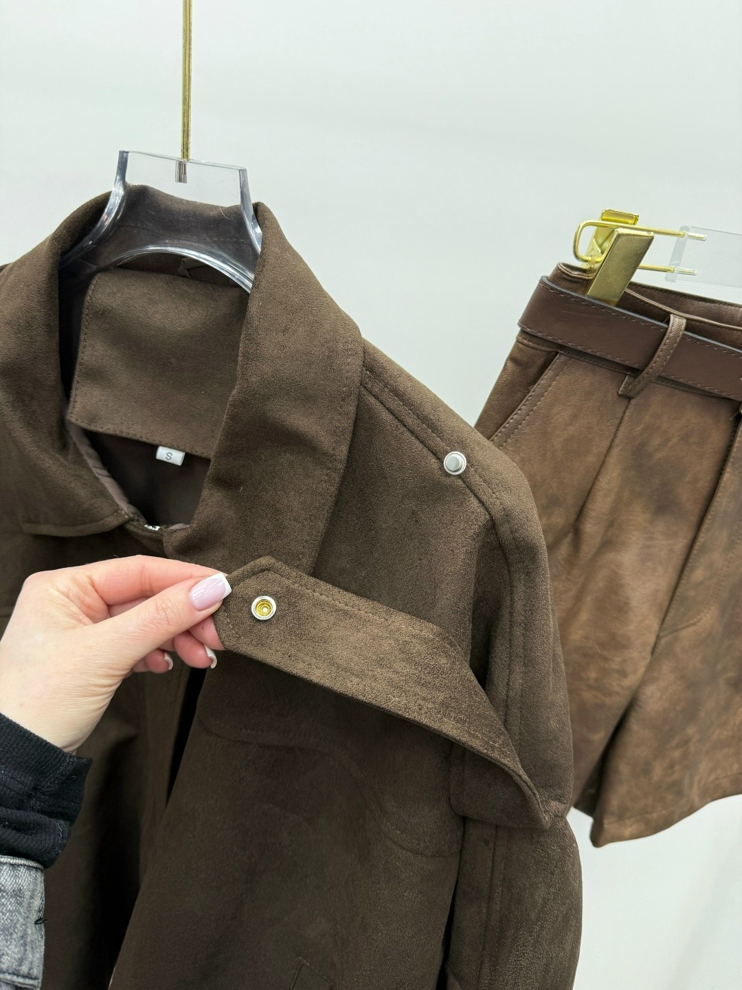 замшевый бомбер,замшевая куртка,женская куртка,кожаная куртка