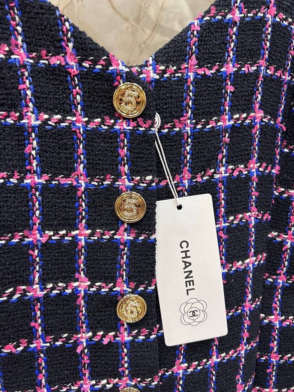 женский твидовый костюм из трех предметов,женский твидовый костюм из двух предметов,твидовый костюм,женский твидовый костюм с юбкой,женский твидовый костюм-двойка