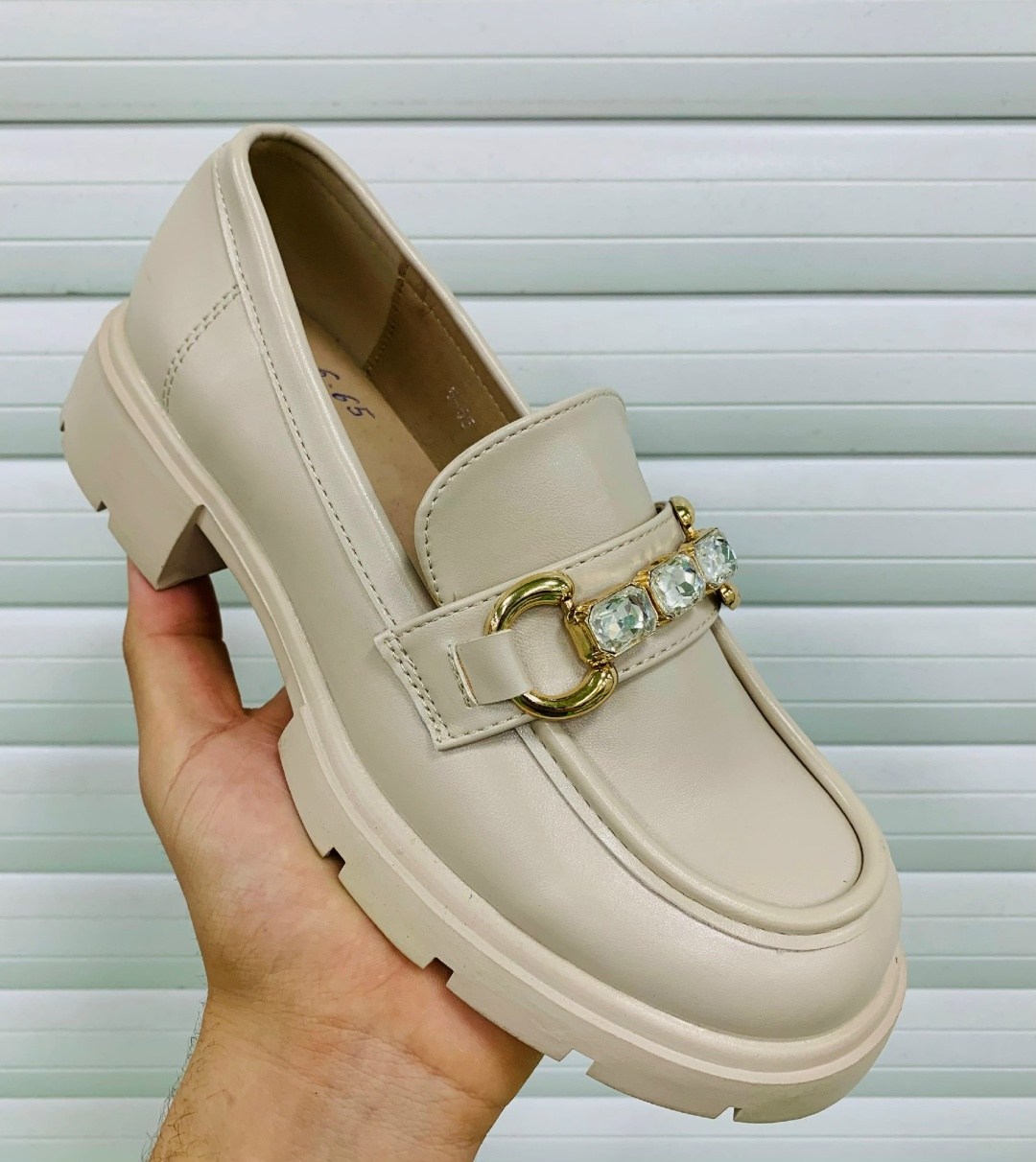 ,женские лоферы,модные лоферы, женская,лоферы женские бежевые