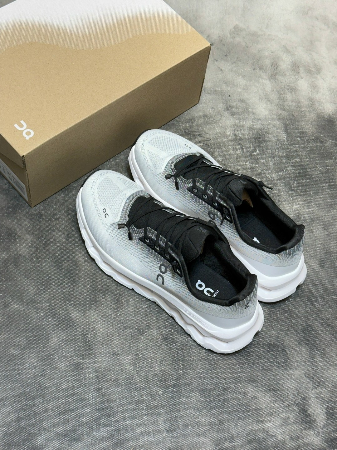 кроссовки cloudmonster бело-серый on,кроссовки on cloudtilt 'black ivory' белый/черный,кроссовки,дышащие кроссовки,женские кроссовки