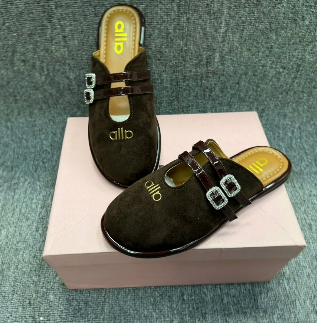 ,женские шлепанцы,женские сандалии,шлепанцы модные,модные тапочки