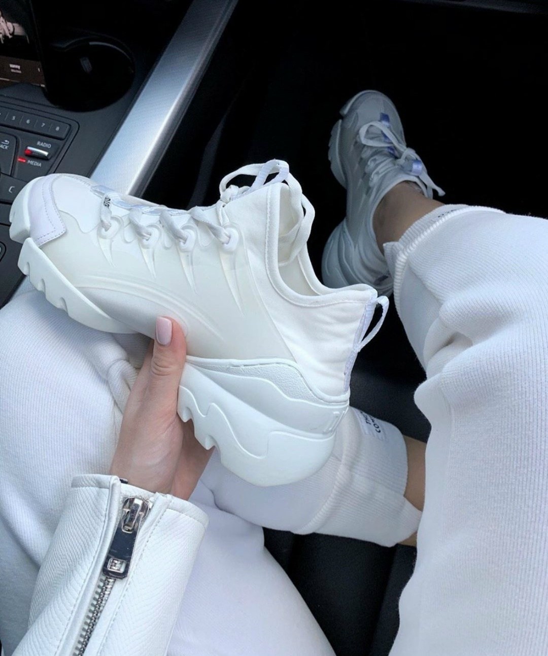 кроссовки диор,диор кроссовки женские,кроссовки кристиан диор женские,кроссовки женскиe,кроссовки диор женские белые