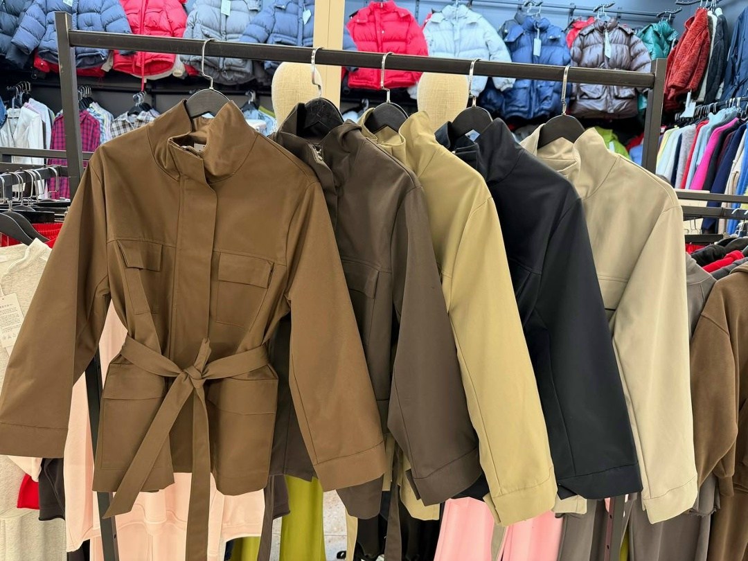 повседневная куртка,куртка,женская куртка,легкая куртка,куртка с карманами