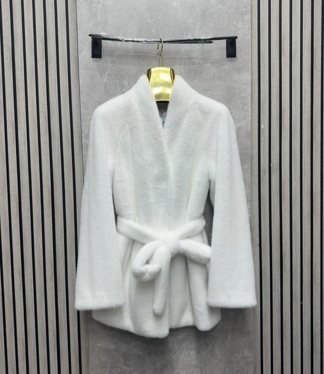 шуба белая,шубка,шуба норковая белая,костюм из трикотажной альпаки,шуба норковая