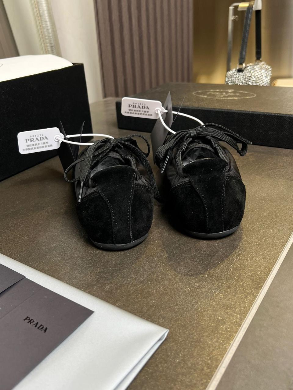 ,кроссовки prada,лоферы prada,prada туфли,кроссовки prada женские