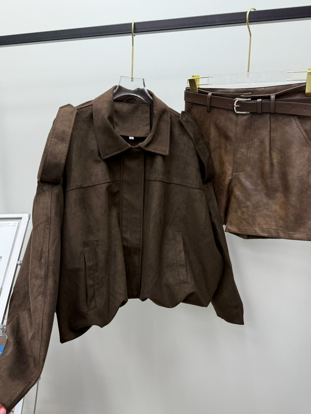 замшевый бомбер,замшевая куртка,женская куртка,кожаная куртка