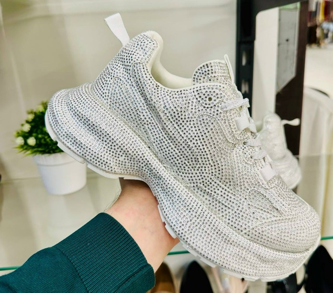 женские кроссовки,кроссы женские,кроссовки модные,повседневные кроссовки,вязаная