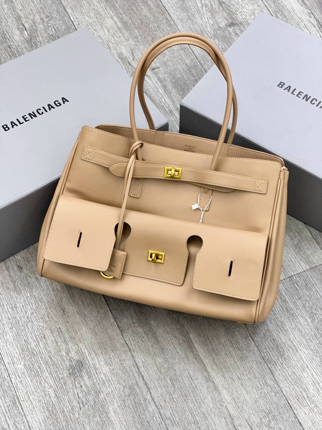 сумка balenciaga,сумка,женская сумка balenciaga,модная сумка,сумка женская