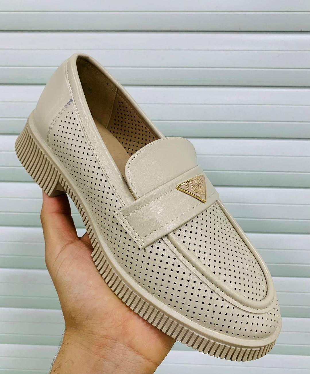 ,женские лоферы,модные лоферы, женская,лоферы женские бежевые